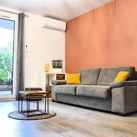 Elegant Les Bains Apartment