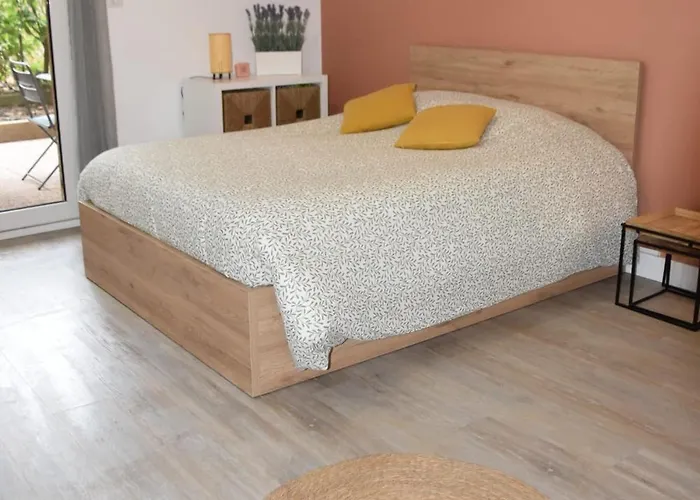 Elegant Les Bains Apartment